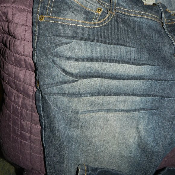 Mudd Hipster Denium Jeans Medium Bell bottom Womens size 17 - Picture 2 of 8